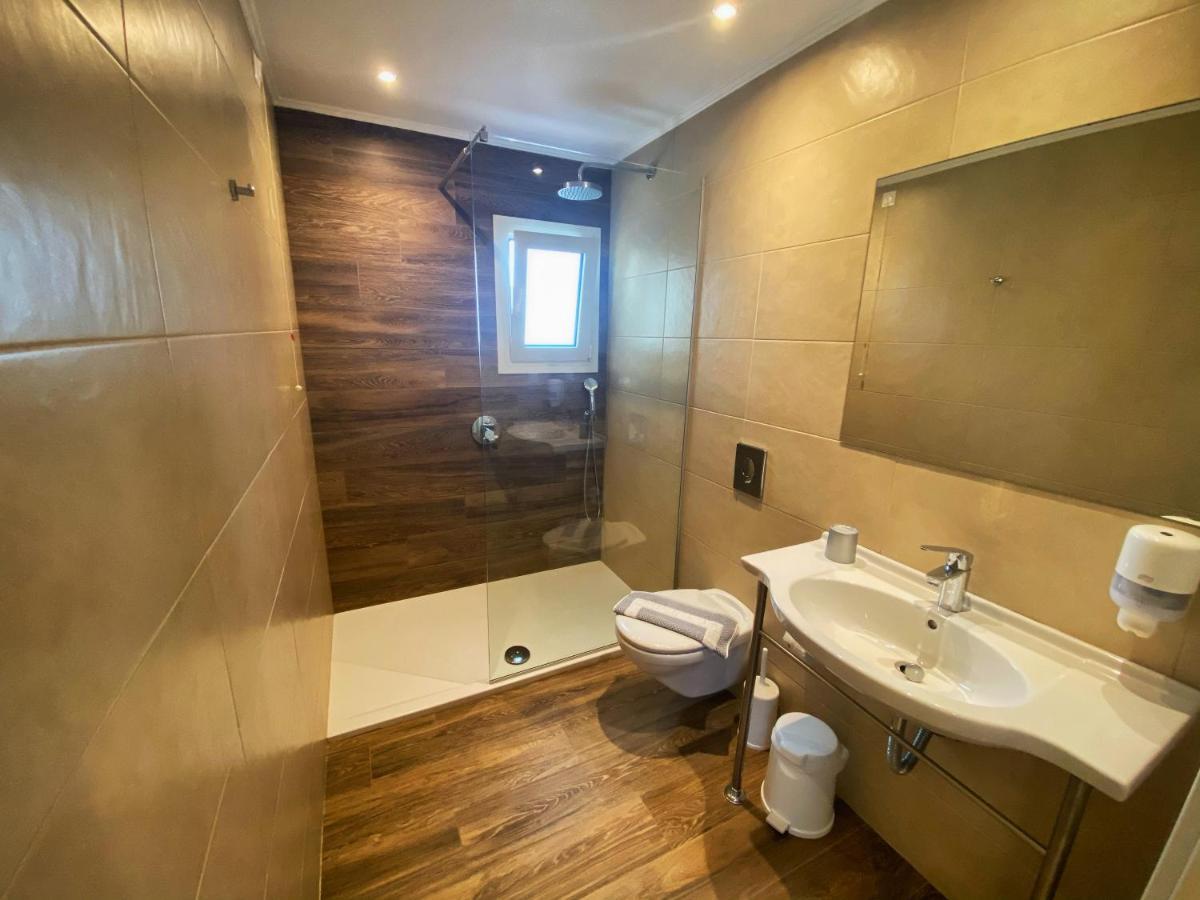 Cosmos Hotel Vasilikí Buitenkant foto