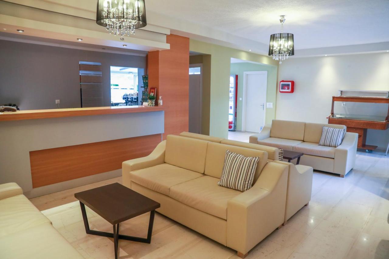 Cosmos Hotel Vasilikí Buitenkant foto