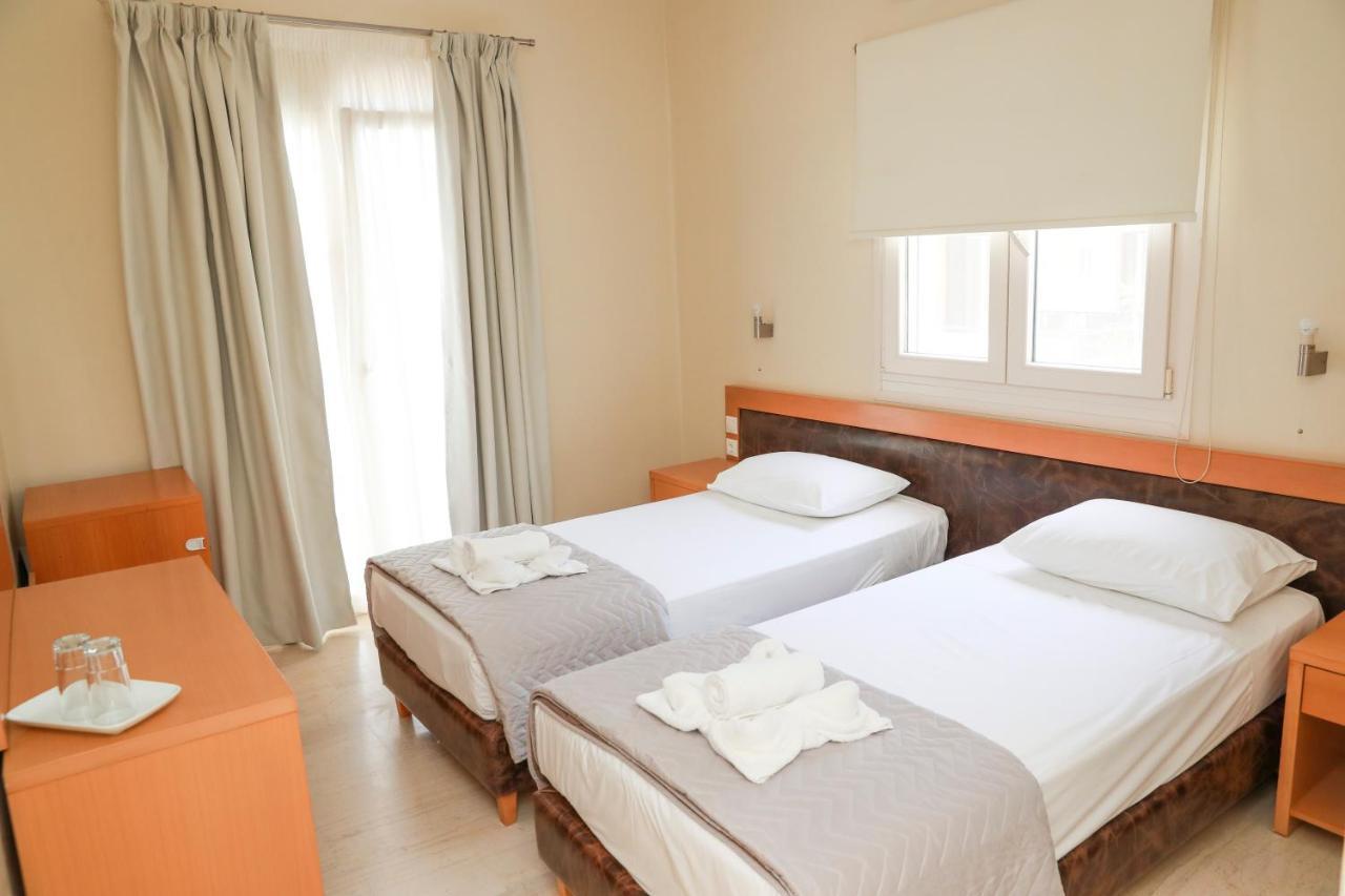 Cosmos Hotel Vasilikí Buitenkant foto
