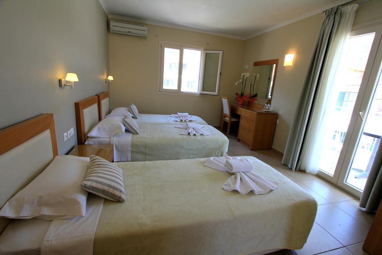 Cosmos Hotel Vasilikí Buitenkant foto