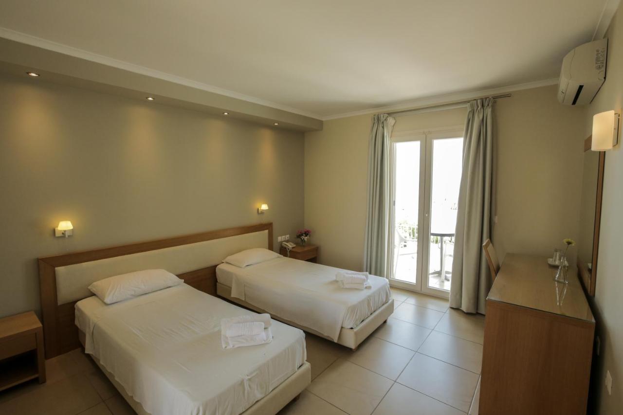 Cosmos Hotel Vasilikí Buitenkant foto