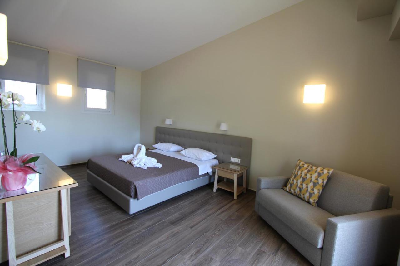 Cosmos Hotel Vasilikí Buitenkant foto